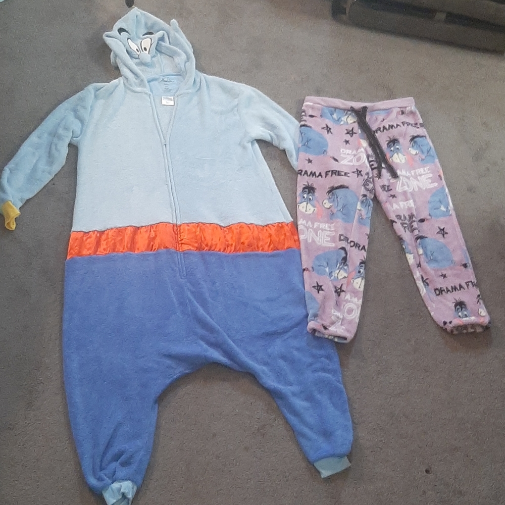 (2) Disney pajamas